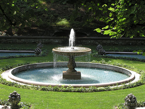 ملف:Longwood Gardens-Italian Garden.jpg